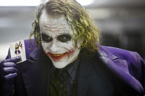 El tic más famoso del Joker fue un accidente: el secreto de Heath Ledger en 'El caballero de la noche' que hizo que su personaje pasara a la historia