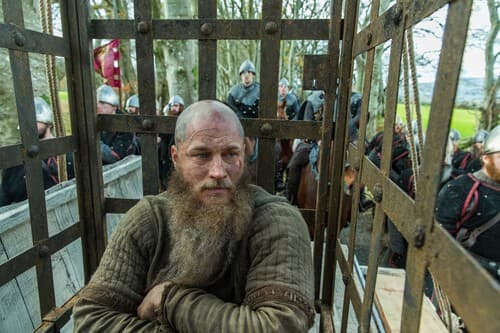Una de las muertes más violentas de 'Vikingos' incluyó un foso de serpientes. El truco es que eran de verdad