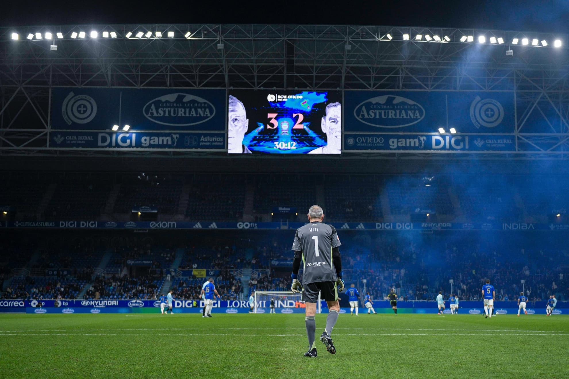 El encuentro entre los amigos de Cazorla y Esteban cierra el centenario del Real Oviedo