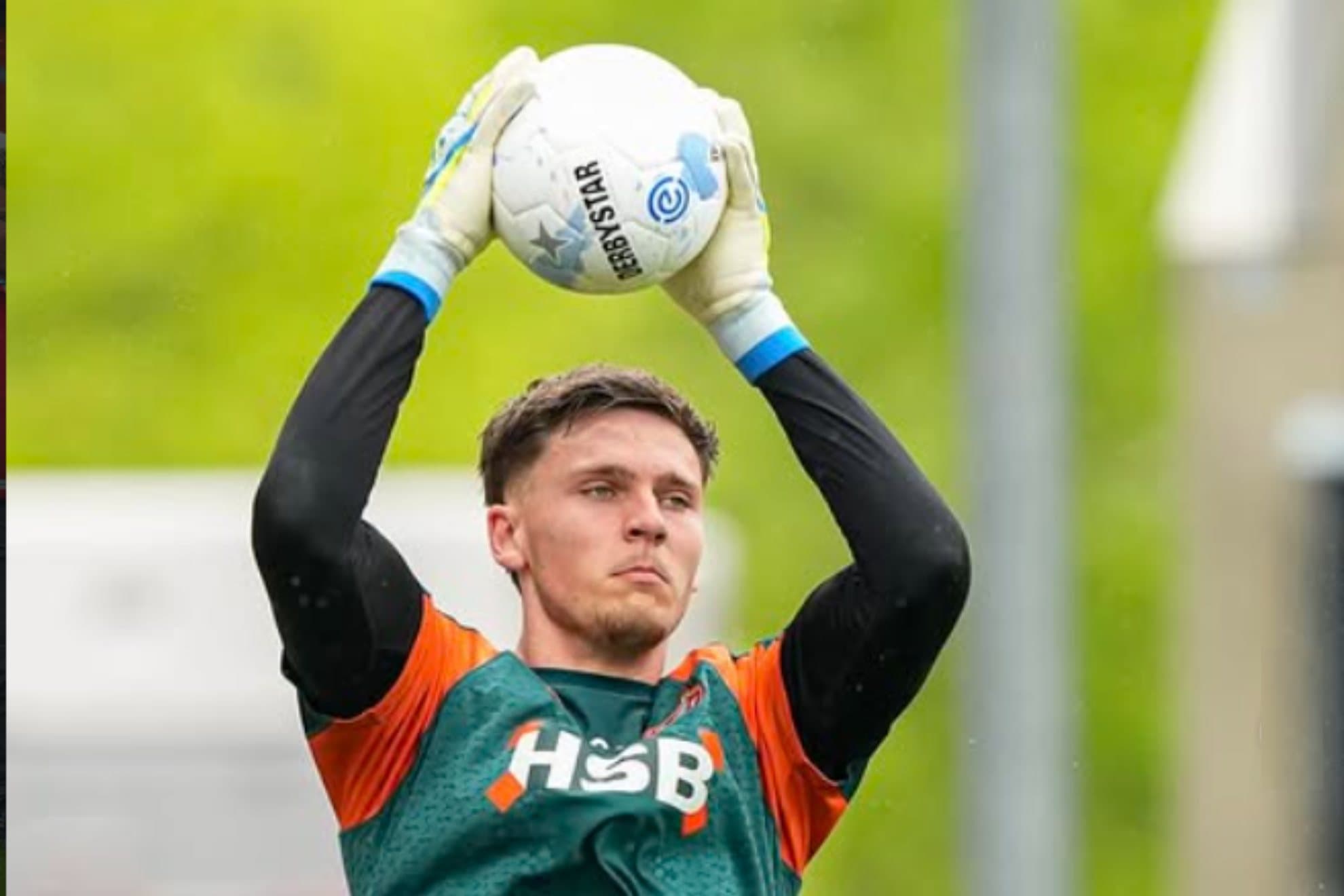El Valencia mueve ficha por Kayne van Oevelen, portero del Volendam