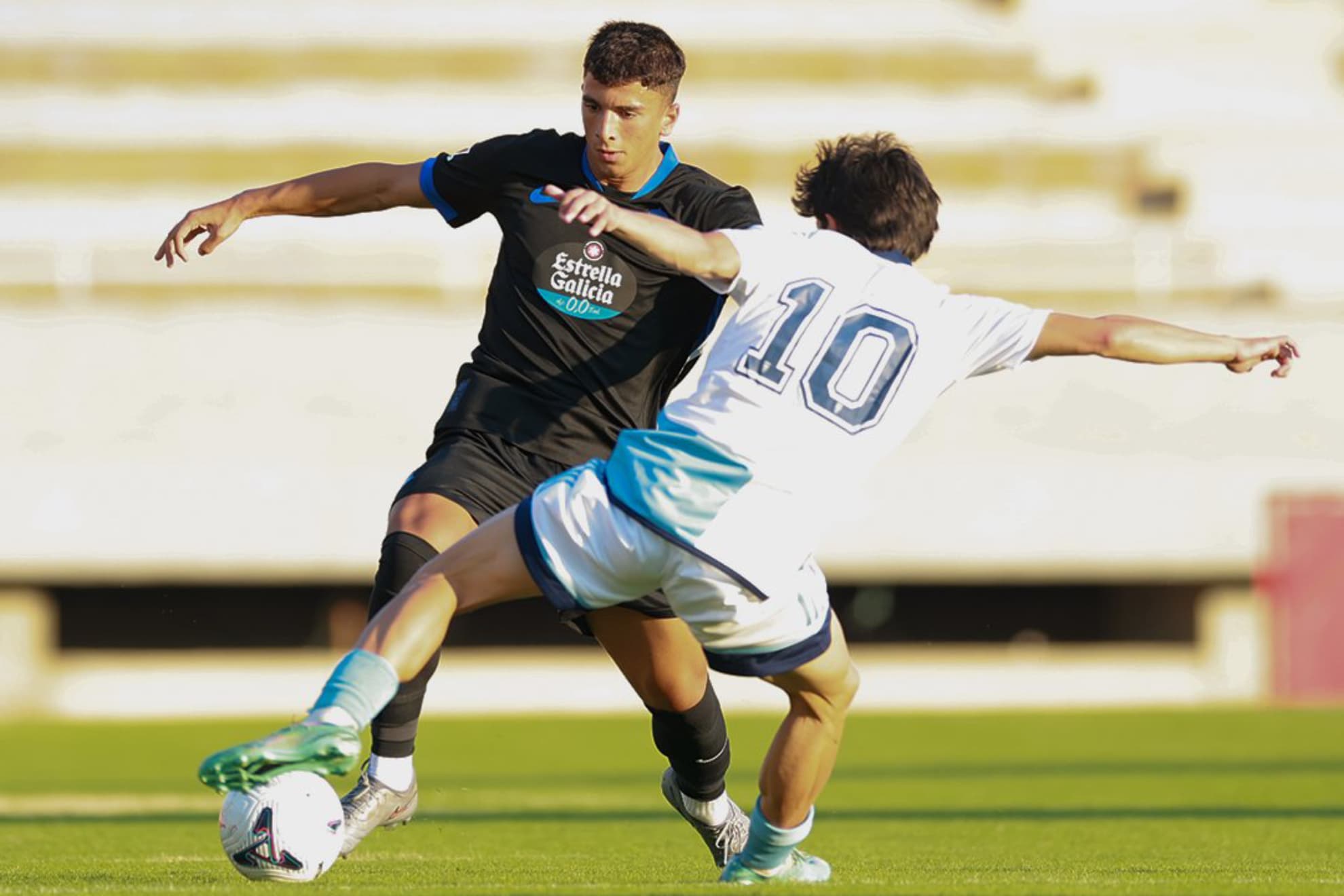 Cómoda victoria en el debut del Dépor con doblete de Eddahchouri