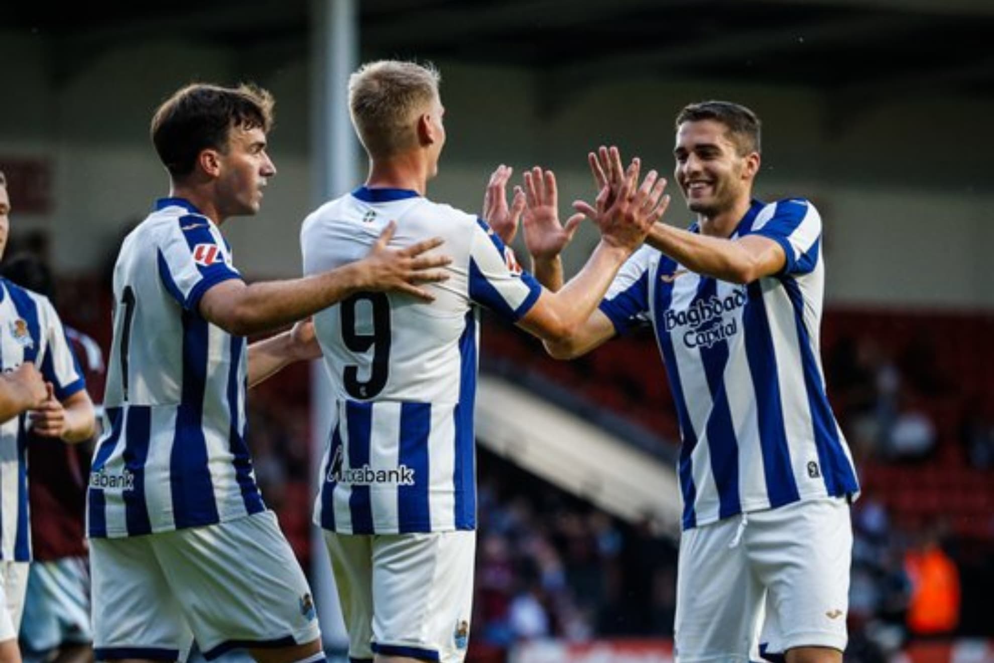 La Real vence por goleada al Aston Villa