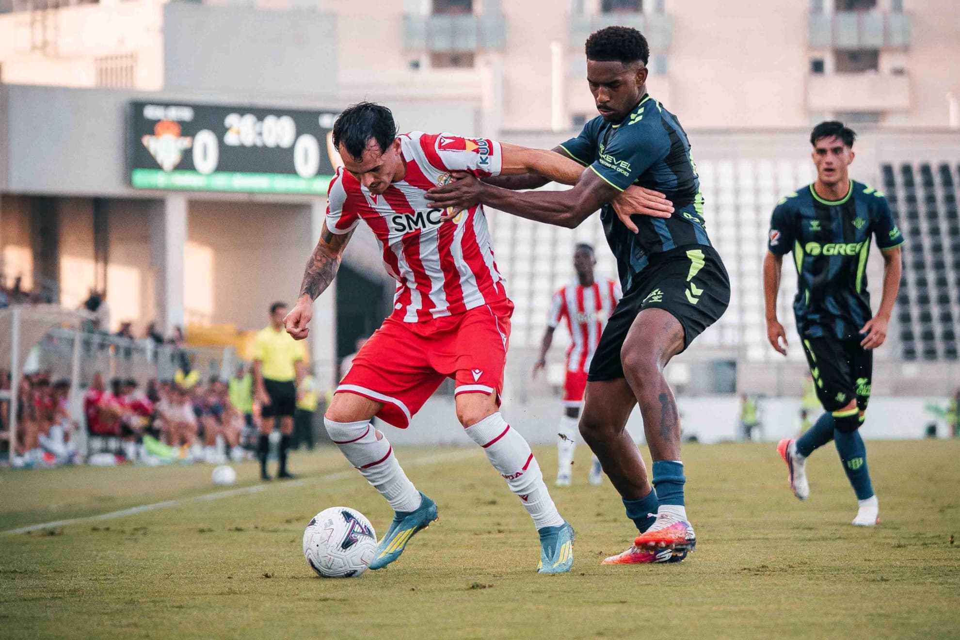Corralejo da la victoria al Betis castiga el único error del Almería